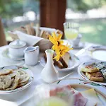 Country Club & Ξενοδοχείο 3*