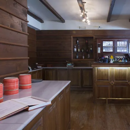 Country Club & Hotel Mikro Chorio (Central Greece)