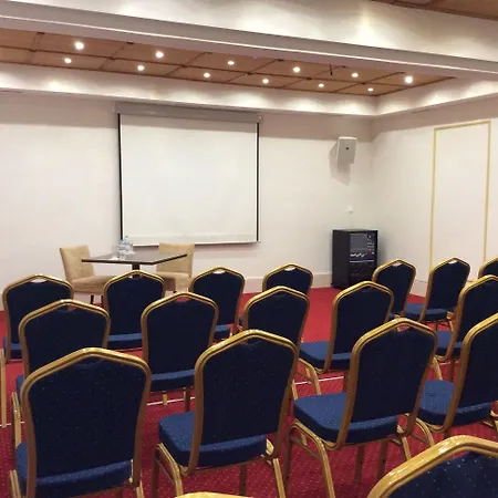 Country Club & Mikrón Khoríon