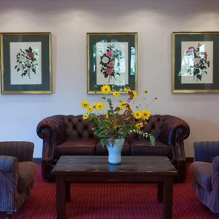 Country Club & Hotell 3*
