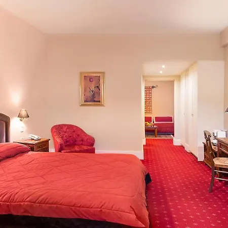 Country Club & Hotell 3*