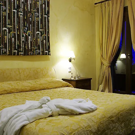 Hotell Country Club & Mikrón Khoríon