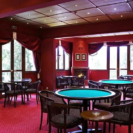Country Club & Hotel