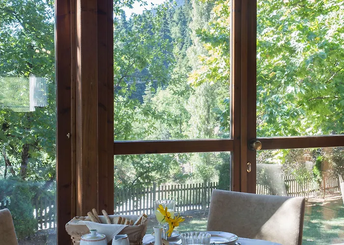 Hotel Country Club & Mikro Chorio (Central Greece)