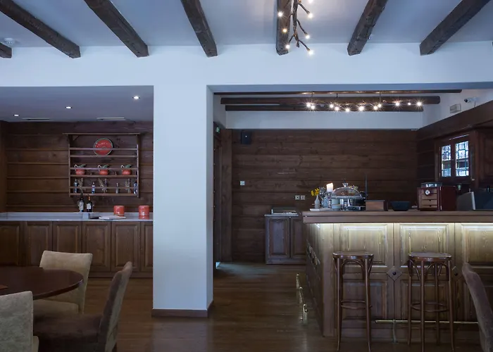 Country Club & Mikro Chorio (Central Greece)