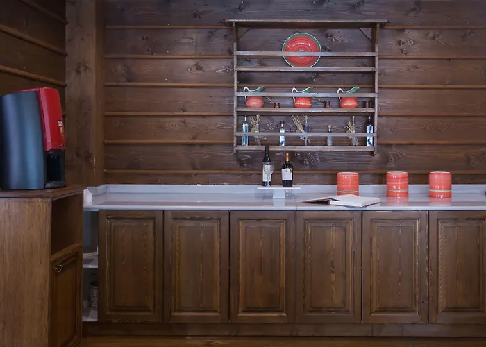 Country Club & Hotel