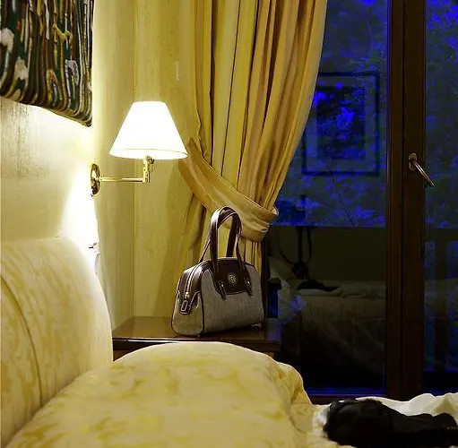 Hotel Country Club & Mikro Chorio (Central Greece)