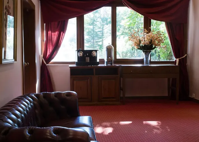 Country Club & Hotel