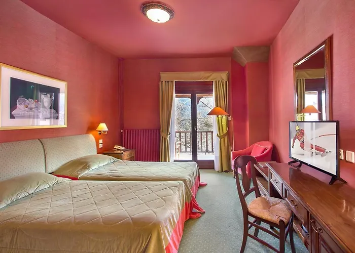 Country Club & Mikro Chorio (Central Greece)